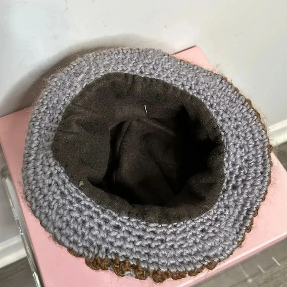 Women’s Knit Cap - Picture 7 of 7